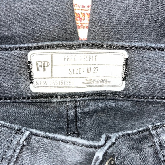 Free People black ripped jeans size 27 - Picture 3 of 3